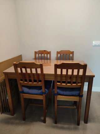 MESA + 4 SILLAS