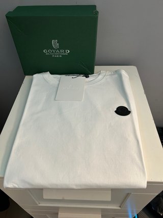 Camiseta Moncler Negra Logo y Texto