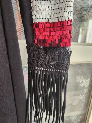 Vestido Highly Preppy rayas lentejuelas flecos