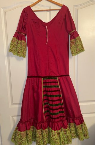 Traje de flamenca burdeos y verde