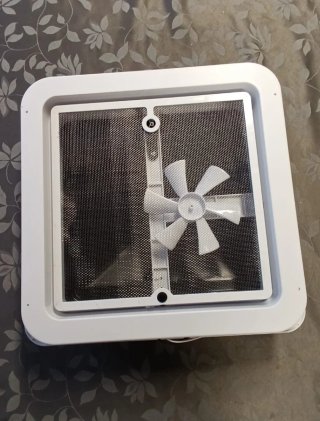 Clarabóia com Ventilador