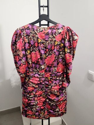 Vestido Zara floral manga abullonada