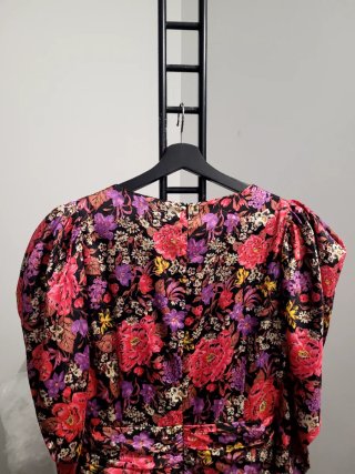 Vestido Zara floral manga abullonada