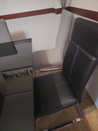Mesa de salón cristal negro Incluye las sillas