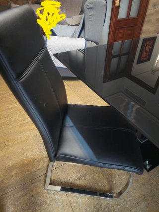 Mesa de salón cristal negro Incluye las sillas