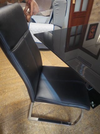 Mesa de salón cristal negro Incluye las sillas
