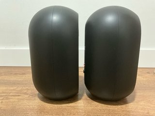 Monitores Estudio JBL 104 Series