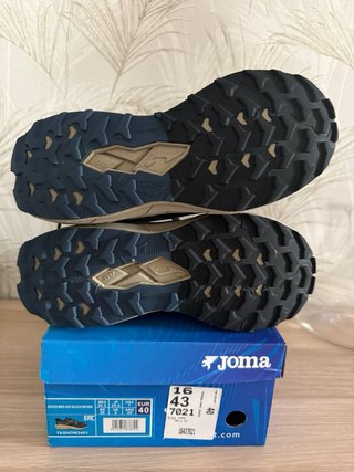 Tenis Joma Negro y Beige