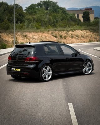 Volkswagen Golf R20 DSG