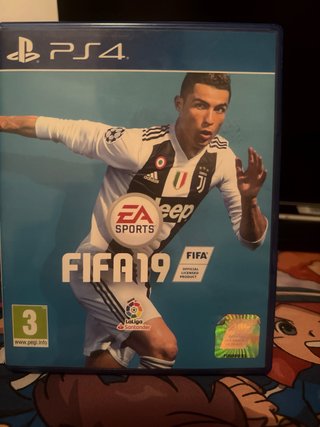 Consegna di giochi PS4 e PS5: FIFA e PES per tutti gli amanti dello sport