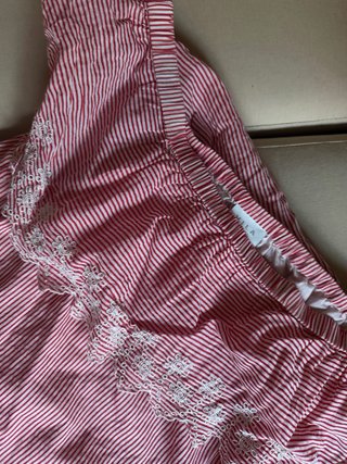 Blusa de rayas rojas y blancas
