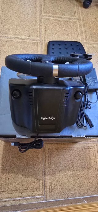 Volante Logitech G920 con Pedales