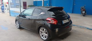 Peugeot 208 2012