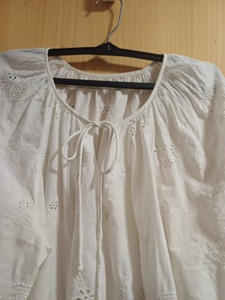 Blusa blanca mujer bordada