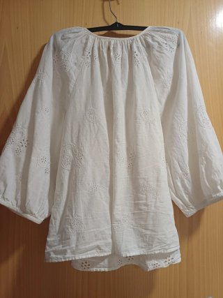 Blusa blanca mujer bordada
