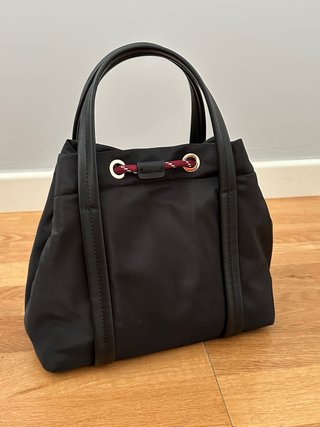 Bolso Bombonera Empire Soft Tous Negro original.