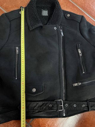 Chaqueta Biker Negra con Cuello talla 46.