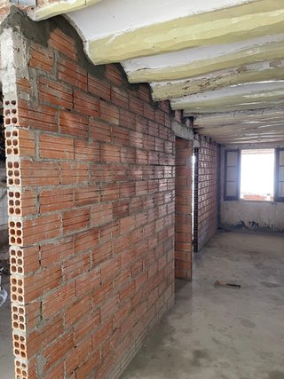 Se necesita albañil para trabajo de construcción