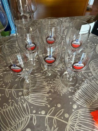 Copas de cerveza Amstel