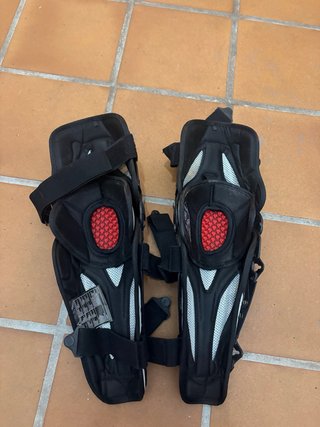 Rodilleras Fox Titan Pro