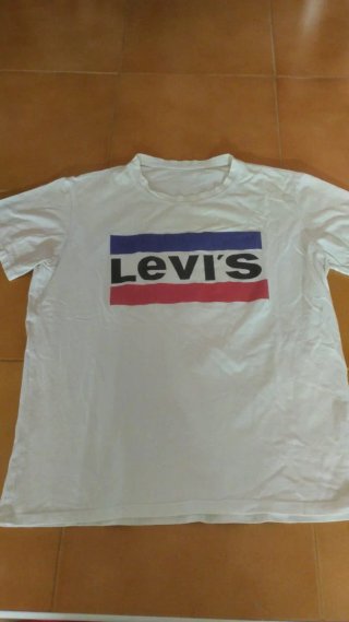 Camiseta unisex blanca con logotipo de Levis