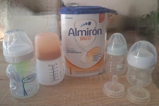 Lote comida bebé, biberones y tetinas