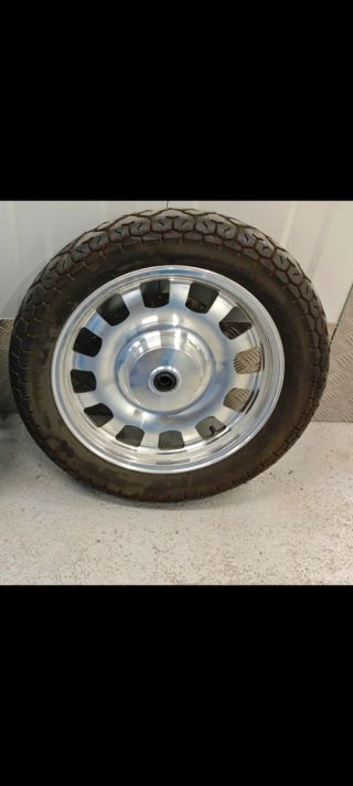 Rueda Delantera Keeway Superlight