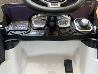 Coche eléctrico infantil