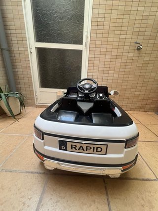 Coche eléctrico infantil