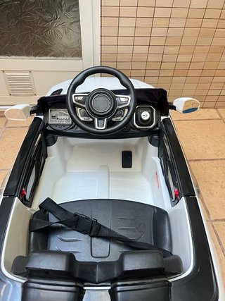 Coche eléctrico infantil