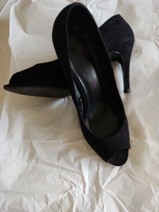 Zapatos de ante negro para fiesta - Peep Toe