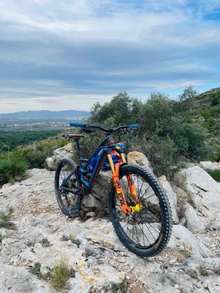 Bicicketa enduro Mondraker Dune XR carbon