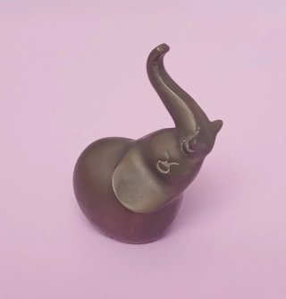 Figura de elefante de bronce