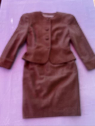 Conjunto Chaqueta y Falda Marrón