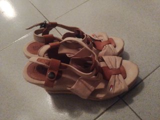 Sandalias cuña Tommy Hilfiger beige