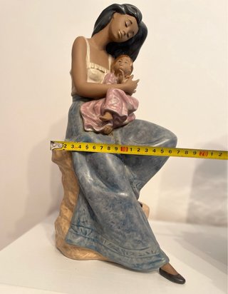 Figura de madre e hija by Lladró
