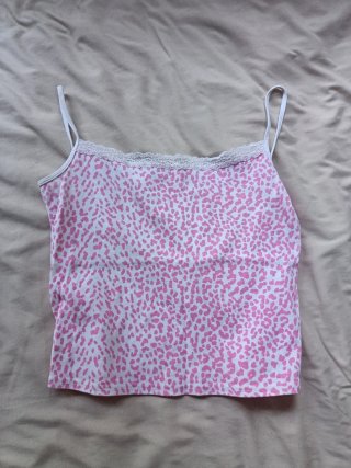 Camiseta tirantes corta estampado leopardo rosa