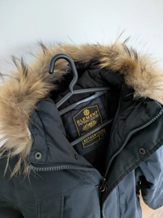 Chaqueta bomber de invierno con capucha y pelo