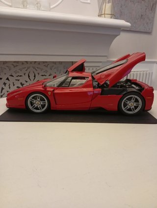 Maqueta Ferrari Enzo 1/10 Planeta DeAgostini