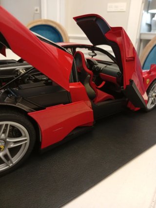 Maqueta Ferrari Enzo 1/10 Planeta DeAgostini