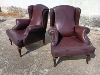 2 Sillones orejeros Ingleses Antigüos