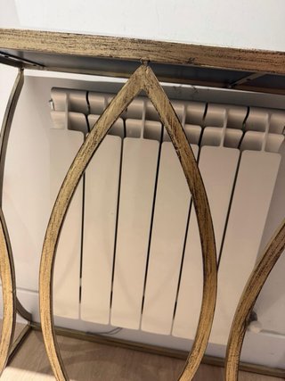 Mesa consola metal y cristal dorada