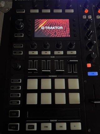 Traktor Kontrol S8 + Flightcase + Decksaver