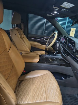 Cadillac Escalade Sport Platinum AWD 6.2 V8 Escalade Sport Platinum AWD 6.2 V8