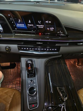 Cadillac Escalade Sport Platinum AWD 6.2 V8 Escalade Sport Platinum AWD 6.2 V8