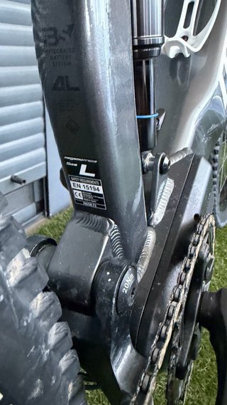 Bicicleta eléctrica Megamo 29” doble suspensión