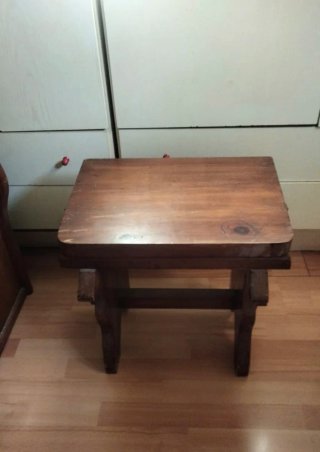 Banco baúl de madera tallada