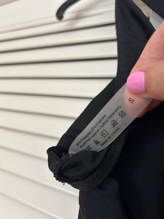 Bañador negro con flor