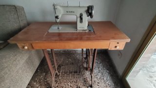 Máquina de coser Sigma antigua