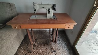 Máquina de coser Sigma antigua